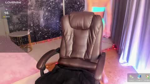 Snapshot of _f_r_a_u_ chatting on 26, 1, 2025  F R A U  online show from 26, 1, 2025