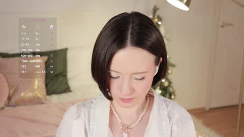 Snapshot of _female_essence_ chatting on 30, 12, 2024 Essie online show from 30, 12, 2024