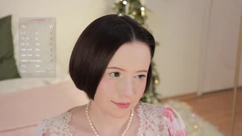 Snapshot of _female_essence_ chatting on 31, 12, 2024 Essie online show from 31, 12, 2024