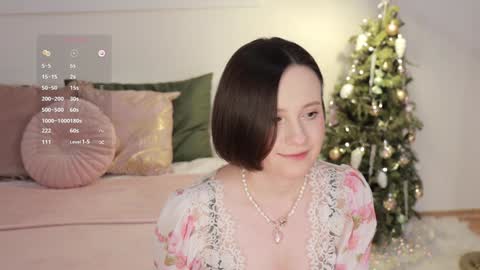 Snapshot of _female_essence_ chatting on 11, 1, 2025 Essie online show from 11, 1, 2025