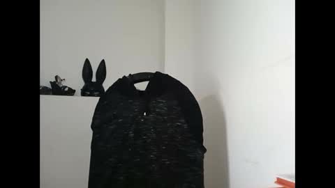 Snapshot of _genesid_dixton chatting on 3, 2, 2025 Mia-foster online show from 3, 2, 2025