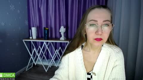_greybunny_ online show from 5, 3, 2025