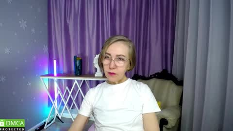_greybunny_ online show from 22, 10, 2025