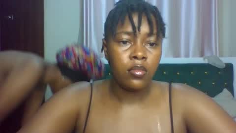 Snapshot of _honey_bloom chatting on 22, 2, 2026 _honey_bloom online show from 22, 2, 2026