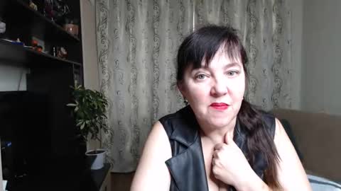 Snapshot of _illusion_ chatting on 21, 10, 2025 Illusion online show from 21, 10, 2025