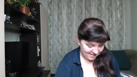 Snapshot of _illusion_ chatting on 25, 11, 2025 Illusion online show from 25, 11, 2025