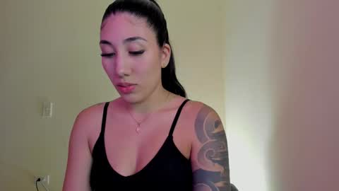 Isabella online show from 12, 10, 2025