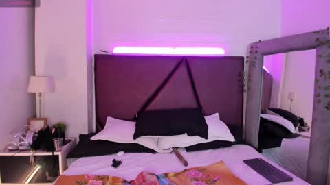 Snapshot of _isabella_2 chatting on 24, 2, 2025 Isa online show from 24, 2, 2025