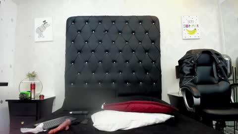 Snapshot of _johnson_alana chatting on 15, 4, 2026 _johnson_alana online show from 15, 4, 2026