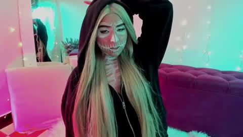 _karine01 online show from 19, 10, 2025