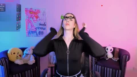 _kellykitten_ online show from 7, 1, 2026