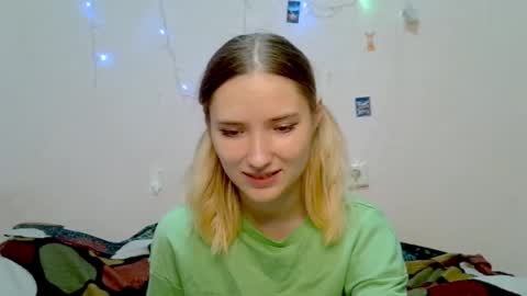 _kikiclark_ online show from 28, 9, 2025