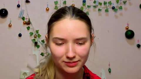 _kikiclark_ online show from 12, 2, 2026