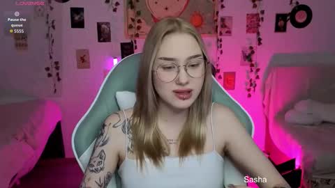 _kitekat_ online show from 6, 11, 2025