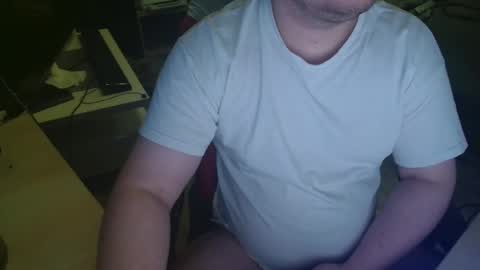 Snapshot of _kitsu_ chatting on 28, 9, 2025 _kitsu_ online show from 28, 9, 2025