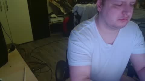 Snapshot of _kitsu_ chatting on 12, 10, 2025 _kitsu_ online show from 12, 10, 2025