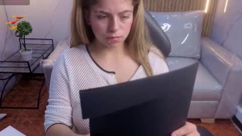 _kitten_1 online show from 13, 2, 2026