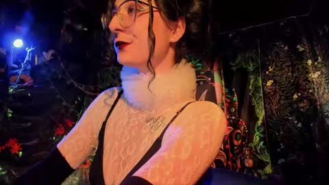 Lady Luna online show from 3, 12, 2025