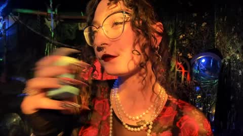 Lady Luna online show from 5, 4, 2026