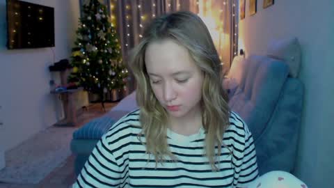 _lalune_ online show from 17, 12, 2024