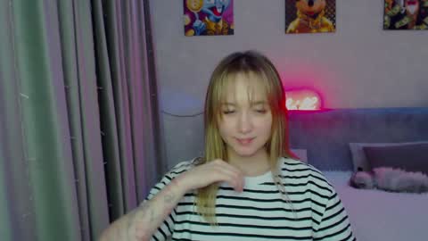 _lalune_ online show from 26, 12, 2024