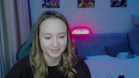 _lalune_ online show from 11, 1, 2025