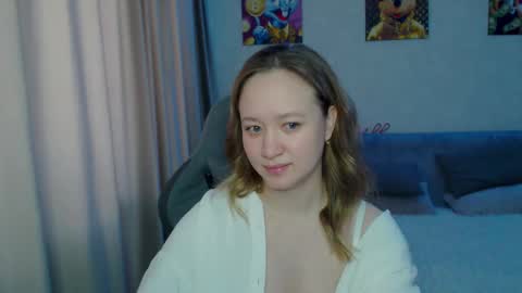 _lalune_ online show from 12, 2, 2025