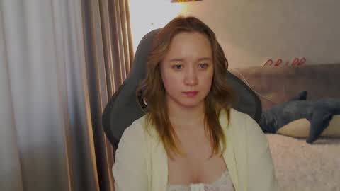 _lalune_ online show from 27, 2, 2025