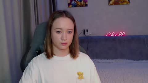 _lalune_ online show from 7, 3, 2025