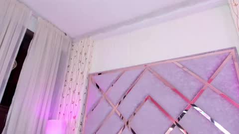 Lanna  online show from 28, 2, 2025