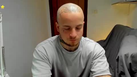 Snapshot of _layne chatting on 24, 6, 2026 Layne online show from 24, 6, 2026