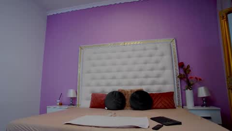 Lena Paul online show from 15, 9, 2025