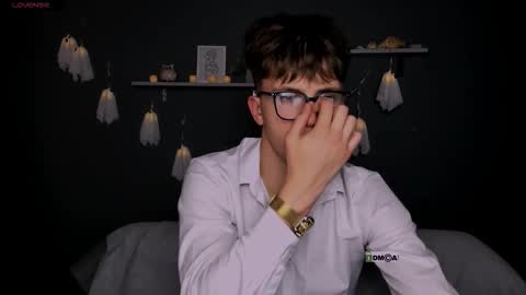 Snapshot of _leo_lust chatting on 29, 10, 2025 _leo_lust online show from 29, 10, 2025