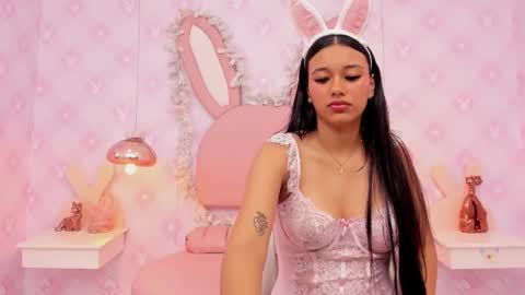  Lia Swan  online show from 18, 11, 2025