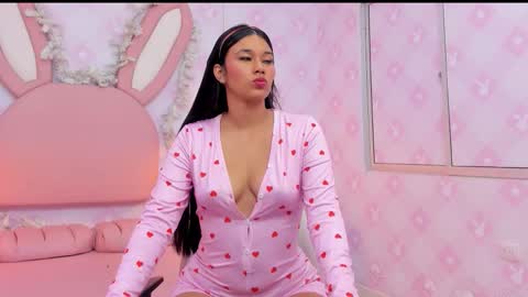  Lia Swan  online show from 2, 2, 2026