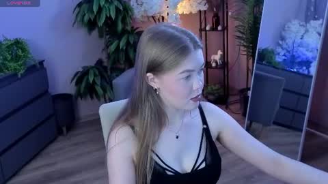 _liilcrystal_ online show from 4, 7, 2026
