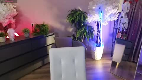 _liilcrystal_ online show from 11, 7, 2026