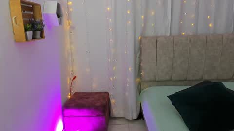 Ivy 3 online show from 30, 1, 2025