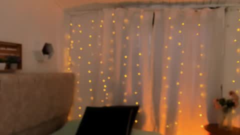 Ivy 3 online show from 20, 2, 2025