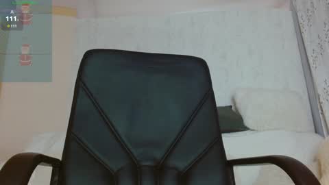 Snapshot of _little_misss chatting on 4, 1, 2025 Mila online show from 4, 1, 2025