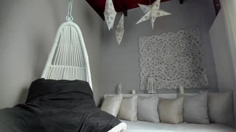 Snapshot of _luna_dupont_ chatting on 2, 2, 2025  Luna  online show from 2, 2, 2025