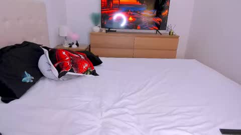 Lynna online show from 27, 3, 2026