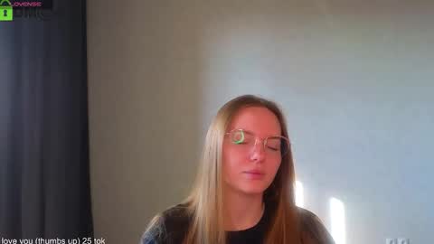 Welcome guys  Pleasure to see you all here  My name is Lysafeta and MichaelaTip menu is active Private is open  online show from 17, 9, 2025