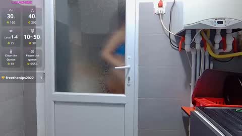 Snapshot of _mari___ chatting on 24, 10, 2025  Mari  online show from 24, 10, 2025