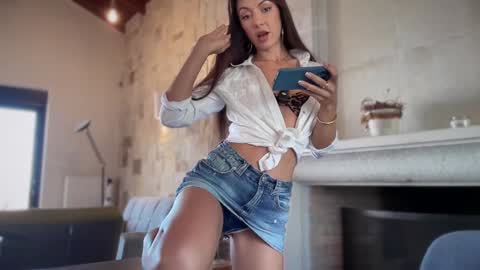 Snapshot of _mariarty_ chatting on 1, 10, 2025 Marie -   -25 discount online show from 1, 10, 2025