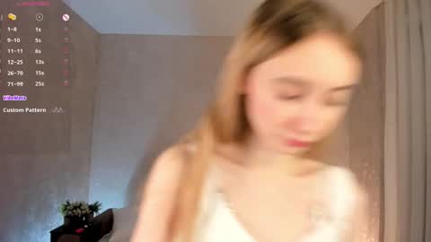  Gwen  online show from 5, 11, 2025