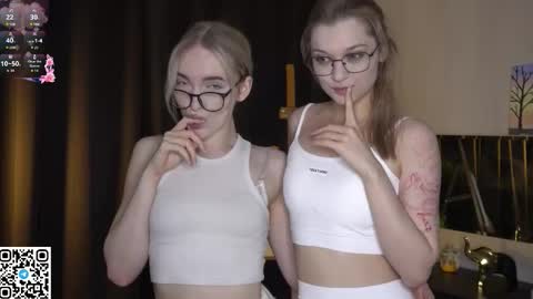 Elva and Kate  online show from 16, 10, 2025