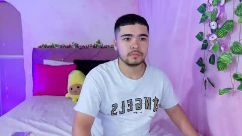 Snapshot of _mia_and_mike_ chatting on 18, 9, 2025  Mia y Mike  online show from 18, 9, 2025