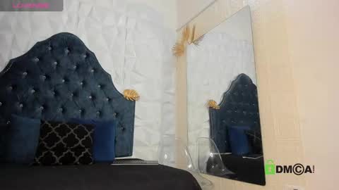 Snapshot of _mia_milf_ chatting on 22, 9, 2025 _mia_milf_ online show from 22, 9, 2025