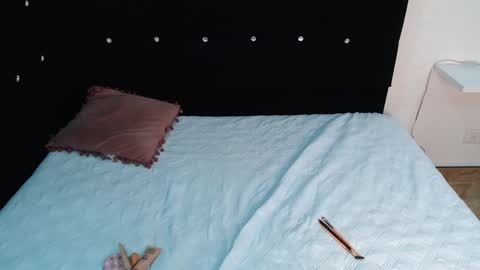  Mia  online show from 13, 1, 2025